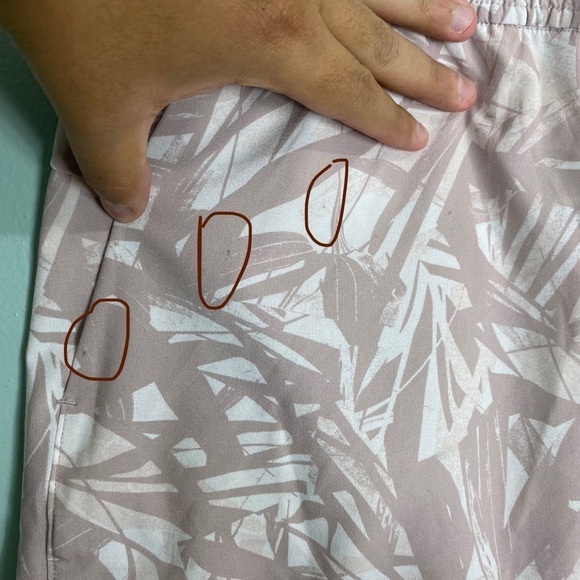 Lululemon Spring Break Away Short Shadow‎ Leaf Light Ivory Muse Sz 8 W7AY6S - Picture 2 of 5